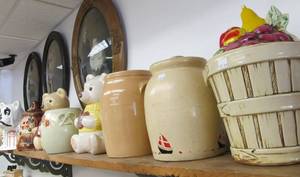 lot 21 image: Lot of 11 Vintage Cookie Jars