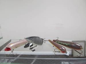 lot 34 image: 4 Large Wood etc Muskie Fishing Lures