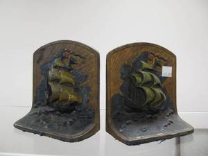 lot 35 image: Pair of Antique Cast Iron Ship Bookends