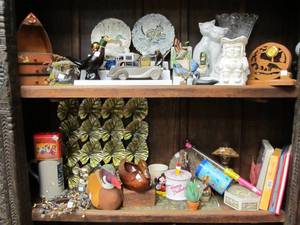 lot 41 image: Contents of 2 Shelves  - Assorted Collectibles