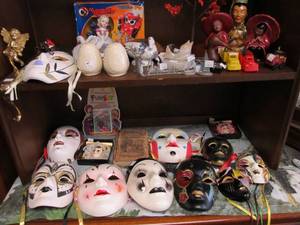 lot 111 image: Contents of Shelf & Countertop