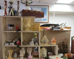 lot 116 image: Contents of Tabletop & Stairstep Display Cabinet
