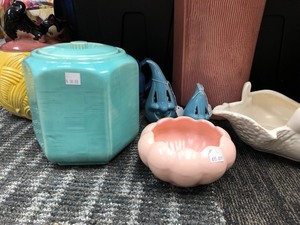 lot 3 image: Lot of Vintage & Mid Century Ceramics & Art Pottery 