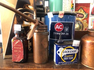 lot 152 image: Contents From Top of Cabinet