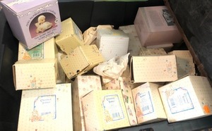 lot 154 image: Large Tub Full of Cherished Teddies & Precious Moments