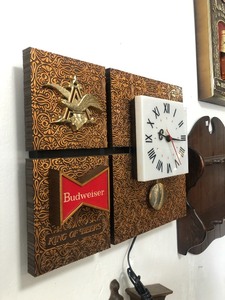 lot 165 image: Vintage Mid Century BUDWEISER Beer Sign Clock