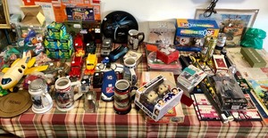 lot 173 image: Contents of Large Table