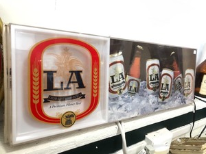 lot 174 image: Lighted Vintage LA Beer Sign