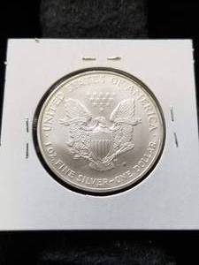 2005 AMERICAN SILVER EAGLE 1 TROY OZ. .999 FINE SILVER DOLLAR
