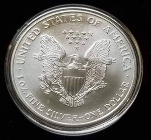 1995 AMERICAN SILVER EAGLE 1 TROY OZ. .999 FINE SILVER IN AIRTITE