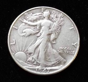 1947 WALKING LIBERTY HALF DOLLAR IN AIRTITE