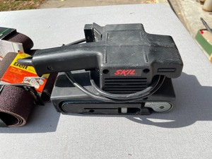 lot 16 image: Skil Brand HD 3 x 18 Belt Sander With New Sanding Belt Discs