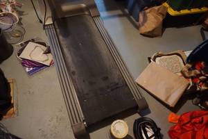 lot 4 image: Vision Fitness Model T9200 Motorized Tread Mill