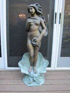 lot 32 image: Design Toscano The Birth of Venus Bronze Garden Statue. This is 2 of 2.