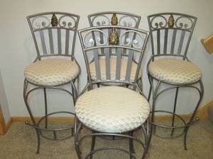 lot 56 image: A set of 4 Bar Stools. 