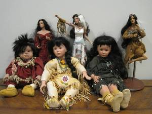 lot 70 image: A lot of 6 Native Style Dolls. 