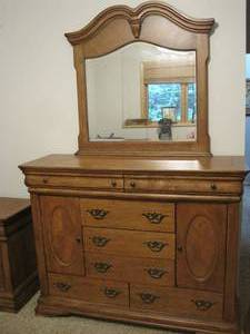 lot 72 image: Mirrored Oak Dresser with matching Night Stand.