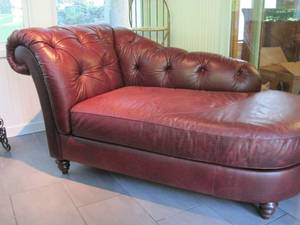 lot 17 image: Leather Chaise Lounge. 