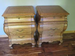 lot 6 image: A pair of Oak Night Stands. 