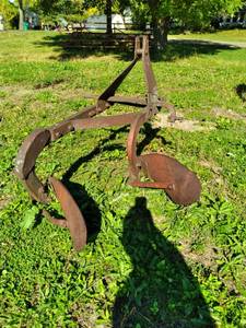 3 pt hitch 2 bottom plow...