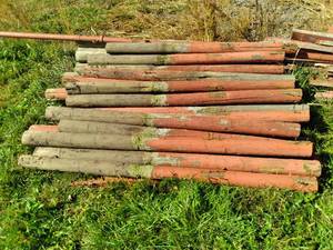 Approx 25 pcs of 7ft used fence pos...