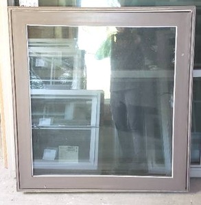 lot 17 image: Crank- Out Window