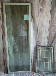 lot 58 image: Privacy Glass Window & Decorative Window