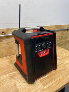 lot 61 image: MILWAUKEE M18 Lithium-Ion Cordless Jobsite RadioCharger (Tool Only)