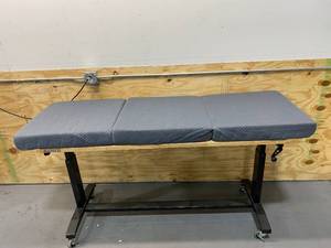 lot 118 image: Grantec 04TM01S SLEEPLACE Multi Layer Tri-Folding Memory Foam, Topper4 inch, Grey