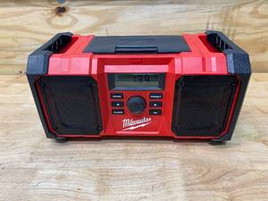 lot 110 image: MILWAUKEE M18 18-Volt Lithium-Ion Cordless Jobsite Radio (Tool Only)