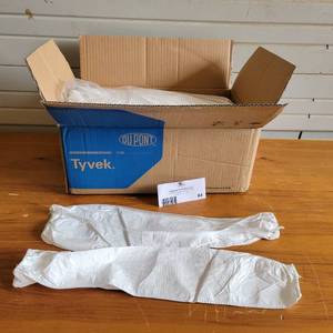 Box of 200 DuPont Tyvek TY500SWH 18 Disposable SleevesBRAND NEW IN BOXES($150 Value)