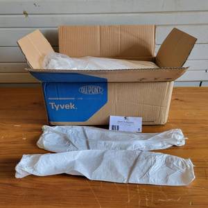 Box of 200 DuPont Tyvek TY500SWH 18 Disposable SleevesBRAND NEW IN BOXES($150 Value)