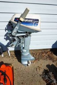 Evinrude Model 6904E 6 hp Outboard Motor With Marine Gas Can