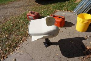 Brand New Swiveleeze Boat Seat Pedestal With Plastic Folding Boat Seat
