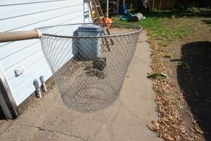 Long Handle Metal Mesh Landing Net