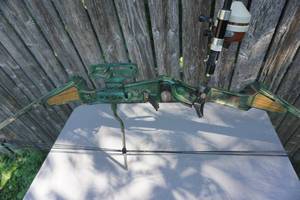 Bear Archery Bow Fishing Compound Bow With Reel