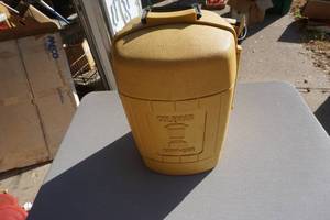 Coleman Oil Lantern With CarryStorage Case