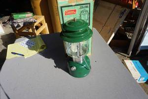 Coleman Model 220J195 Double Mantel Oil Lantern