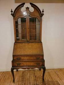 lot 46 image: Beautiful Antique Drop Front Secretary with Cabinet w Glass Doors on Top (Valued $2000)