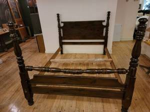 lot 50 image: Vintage Bennington Pine Queen Size Bed Frame with Headboard and Footboard with 4 Slats (Valued $1500)