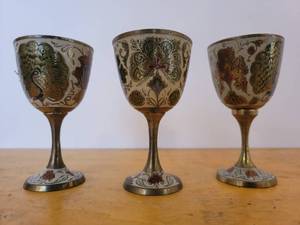 lot 16 image: Stunning Vintage Rare Hand Painted Brass Peacock 5.25 Goblets