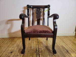 lot 26 image: Rare Antique 1900s Chair with Velvet Seat 24 x 20 x 36