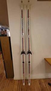 lot 27 image: 82 Vintage Cross Country Rossingol Caribou Skis