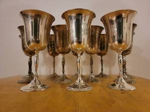lot 32 image: 12 Beautiful Vintage 7.5 Silver Goblets