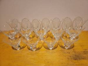 lot 68 image: 16 Stunning Crystal Glasses