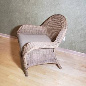 lot 44 image: Suntan Wicker Conversation Chair