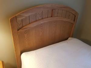lot 119 image: Lovely Oak Bed Set A
