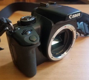 lot 55 image: Canon Rebel XTi with Tamron 18-200mm f3.5-6.3 Lens