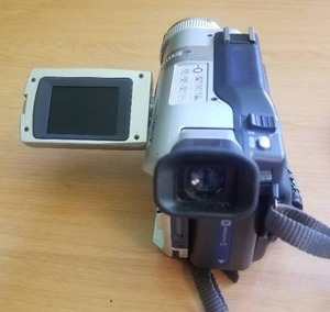 lot 60 image: Sony Handycam Digital-8 Camcorder DCR-TRV740