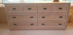 lot 129 image: Stanley Whitewash 6 Drawer Dresser